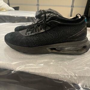 Nike Flyknit AirMax Racers Triple Black Size 10 Men’s